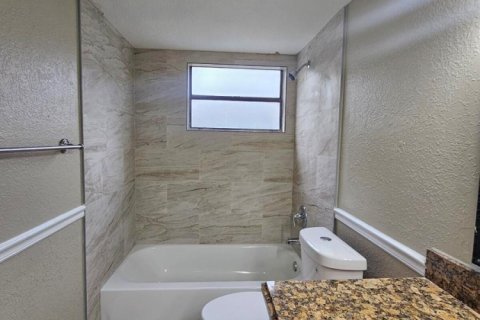 Copropriété à louer à West Palm Beach, Floride: 2 chambres, 83.98 m2 № 2390064 - photo 13