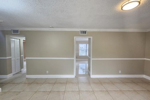 Copropriété à louer à West Palm Beach, Floride: 2 chambres, 83.98 m2 № 2390064 - photo 2