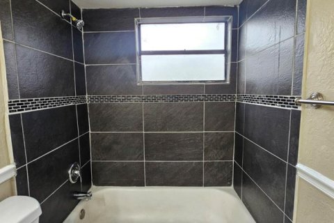 Copropriété à louer à West Palm Beach, Floride: 2 chambres, 83.98 m2 № 2390064 - photo 18