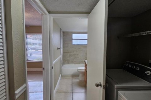 Copropriété à louer à West Palm Beach, Floride: 2 chambres, 83.98 m2 № 2390064 - photo 10