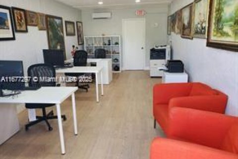 Propiedad comercial en venta en Homestead, Florida № 1754165 - foto 6