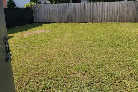 Propiedad comercial en venta en Homestead, Florida № 1754165 - foto 5
