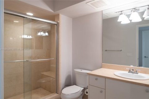 Condo in Aventura, Florida, 2 bedrooms № 2081202 - photo 16