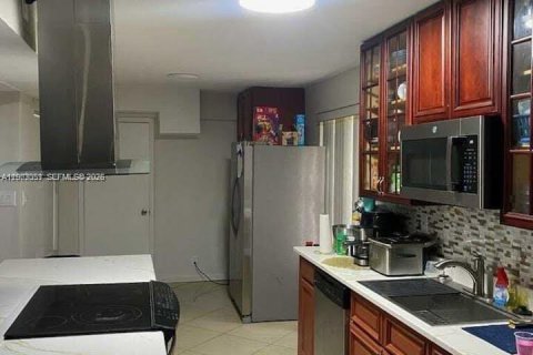 Adosado en alquiler en Lauderhill, Florida, 3 dormitorios, 195.09 m2 № 2066495 - foto 4