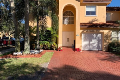 Townhouse in Davie, Florida 4 bedrooms, 180.79 sq.m. № 2064243 - photo 3
