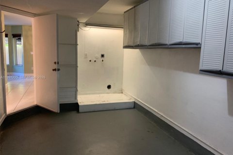 Townhouse in Davie, Florida 4 bedrooms, 180.79 sq.m. № 2064243 - photo 5