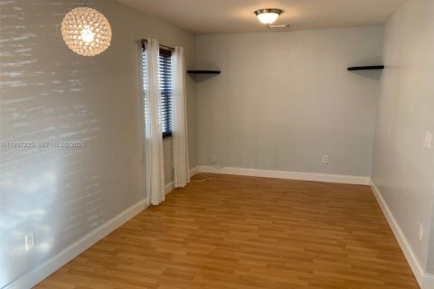 Townhouse in Davie, Florida 4 bedrooms, 180.79 sq.m. № 2064243 - photo 6