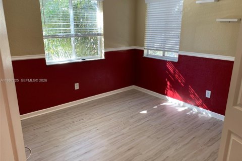 Townhouse in Davie, Florida 4 bedrooms, 180.79 sq.m. № 2064243 - photo 16