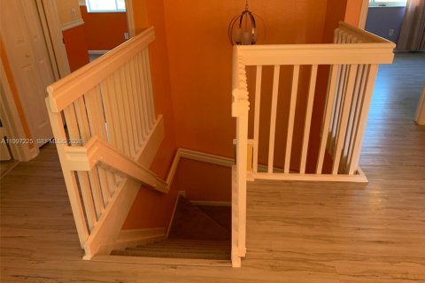 Townhouse in Davie, Florida 4 bedrooms, 180.79 sq.m. № 2064243 - photo 15