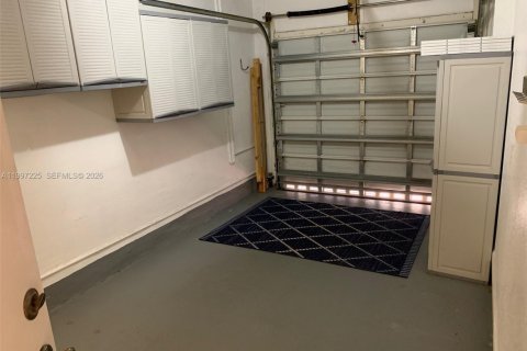 Townhouse in Davie, Florida 4 bedrooms, 180.79 sq.m. № 2064243 - photo 11