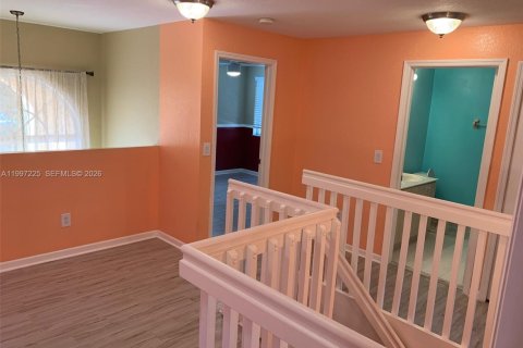 Townhouse in Davie, Florida 4 bedrooms, 180.79 sq.m. № 2064243 - photo 19