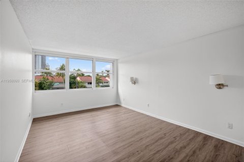 Copropriété à louer à North Miami Beach, Floride: 2 chambres, 112.69 m2 № 2009966 - photo 22