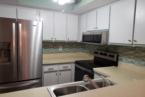 Condominio en alquiler en Port Charlotte, Florida, 2 dormitorios, 83.61 m2 № 2218433 - foto 4