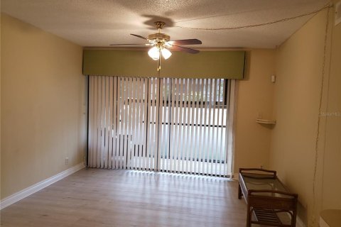 Condominio en alquiler en Port Charlotte, Florida, 2 dormitorios, 83.61 m2 № 2218433 - foto 2