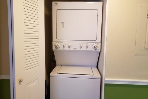 Condominio en alquiler en Port Charlotte, Florida, 2 dormitorios, 83.61 m2 № 2218433 - foto 12