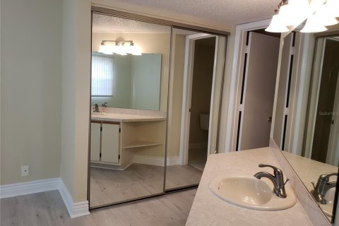 Condominio en alquiler en Port Charlotte, Florida, 2 dormitorios, 83.61 m2 № 2218433 - foto 8