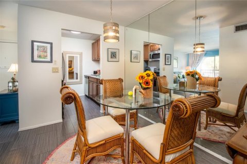 Condo in Sarasota, Florida, 1 bedroom  № 1838841 - photo 6