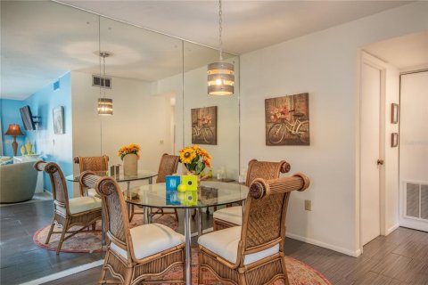 Condo in Sarasota, Florida, 1 bedroom  № 1838841 - photo 5
