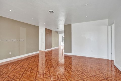 Купить виллу или дом в Мирамар, Флорида 4 спальни, 111.02м2, № 2023884 - фото 10