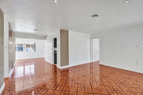 Купить виллу или дом в Мирамар, Флорида 4 спальни, 111.02м2, № 2023884 - фото 15