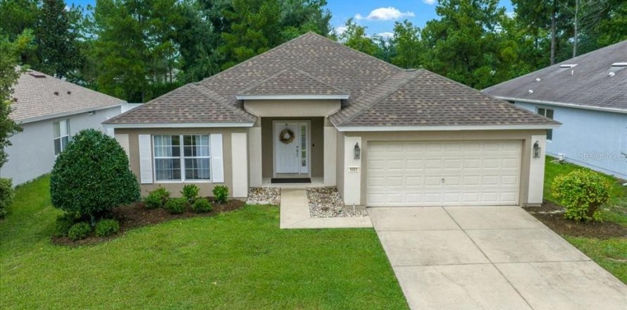 Villa ou maison à Ocala, Floride 3 chambres, 159.23 m2 № 2407049