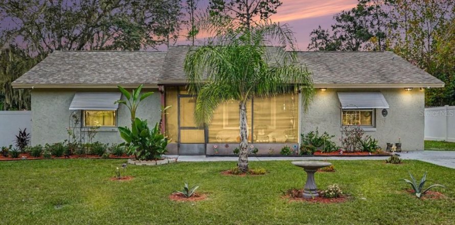 House in Lakeland, Florida 3 bedrooms, 104.05 sq.m. № 2428902
