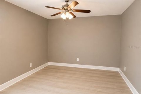Condominio en alquiler en Orlando, Florida, 2 dormitorios, 91.79 m2 № 2231354 - foto 13