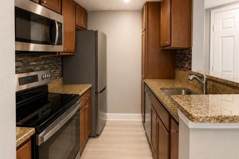 Condominio en alquiler en Orlando, Florida, 2 dormitorios, 91.79 m2 № 2231354 - foto 4