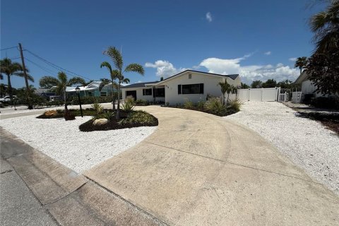 House in Palmetto, Florida 3 bedrooms, 169.45 sq.m. № 1751342 - photo 2