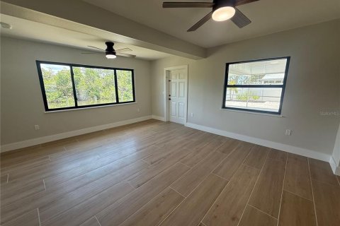 House in Palmetto, Florida 3 bedrooms, 169.45 sq.m. № 1751342 - photo 17