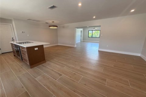 House in Palmetto, Florida 3 bedrooms, 169.45 sq.m. № 1751342 - photo 7