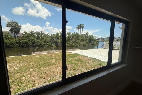 House in Palmetto, Florida 3 bedrooms, 169.45 sq.m. № 1751342 - photo 18