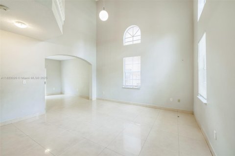House in Homestead, Florida 3 bedrooms, 195.56 sq.m. № 1781632 - photo 24
