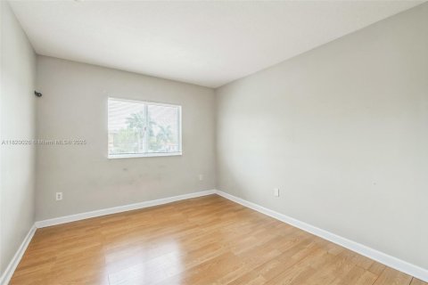 House in Homestead, Florida 3 bedrooms, 195.56 sq.m. № 1781632 - photo 30