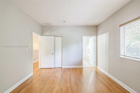 House in Homestead, Florida 3 bedrooms, 195.56 sq.m. № 1781632 - photo 29