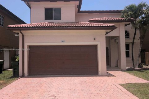 House in Homestead, Florida 3 bedrooms, 195.56 sq.m. № 1781632 - photo 1