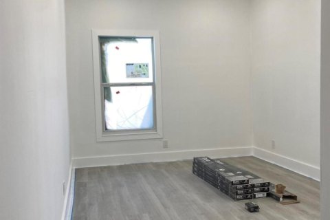House in West Palm Beach, Florida 3 bedrooms, 102.19 sq.m. № 1033901 - photo 1