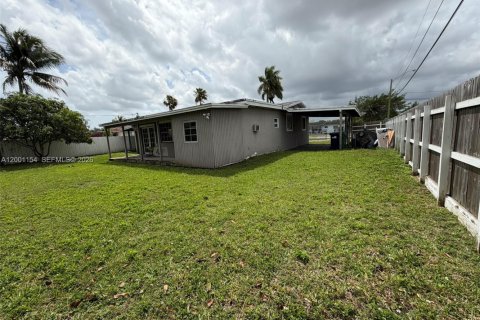 Casa en venta en Homestead, Florida, 3 dormitorios, 152.36 m2 № 2065361 - foto 6
