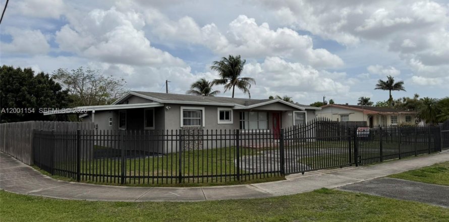 Casa en Homestead, Florida 3 dormitorios, 152.36 m2 № 2065361