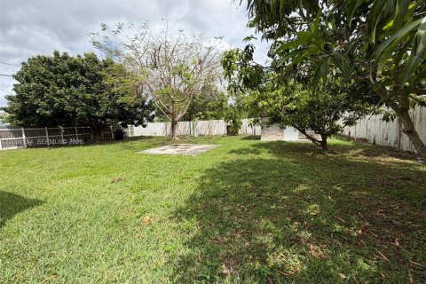 Casa en venta en Homestead, Florida, 3 dormitorios, 152.36 m2 № 2065361 - foto 7