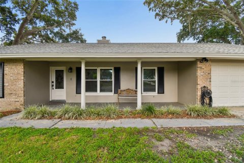 House in Apopka, Florida 4 bedrooms, 208.19 sq.m. № 2259181 - photo 2