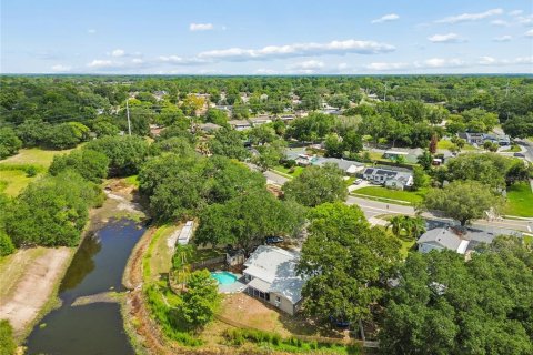 House in Apopka, Florida 4 bedrooms, 208.19 sq.m. № 2259181 - photo 29