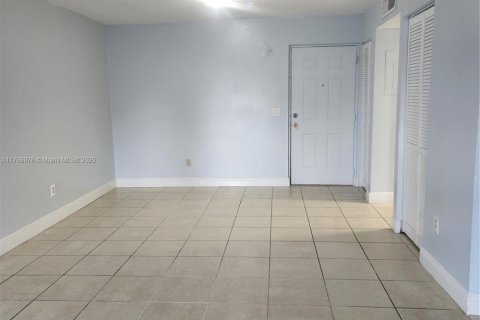 Copropriété à vendre à Cutler Bay, Floride: 2 chambres, 91.04 m2 № 1977580 - photo 4