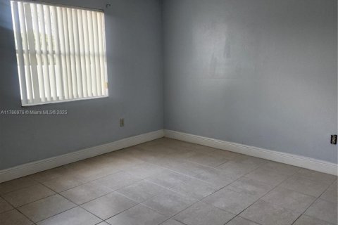 Copropriété à vendre à Cutler Bay, Floride: 2 chambres, 91.04 m2 № 1977580 - photo 3