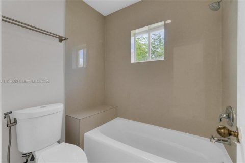 Casa en venta en Weston, Florida, 3 dormitorios, 126.35 m2 № 1854913 - foto 17