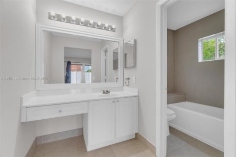Casa en venta en Weston, Florida, 3 dormitorios, 126.35 m2 № 1854913 - foto 16