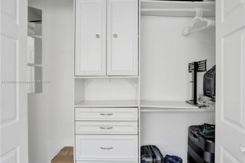 Снять в аренду виллу или дом в Уэстон, Флорида 3 спальни, 150.04м2, № 1940961 - фото 20