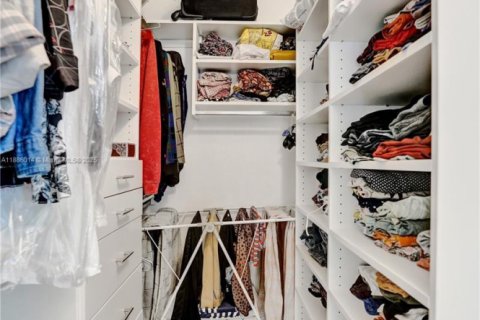 Снять в аренду виллу или дом в Уэстон, Флорида 3 спальни, 150.04м2, № 1940961 - фото 16