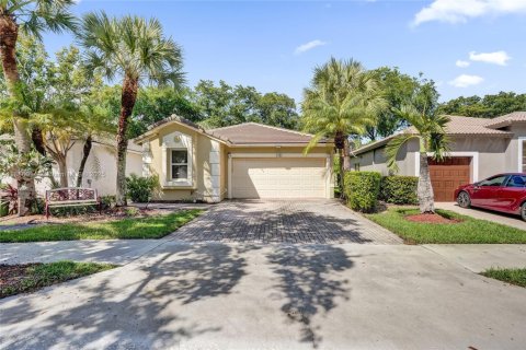 Снять в аренду виллу или дом в Уэстон, Флорида 3 спальни, 150.04м2, № 1940961 - фото 3