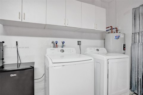 Снять в аренду виллу или дом в Уэстон, Флорида 3 спальни, 150.04м2, № 1940961 - фото 28